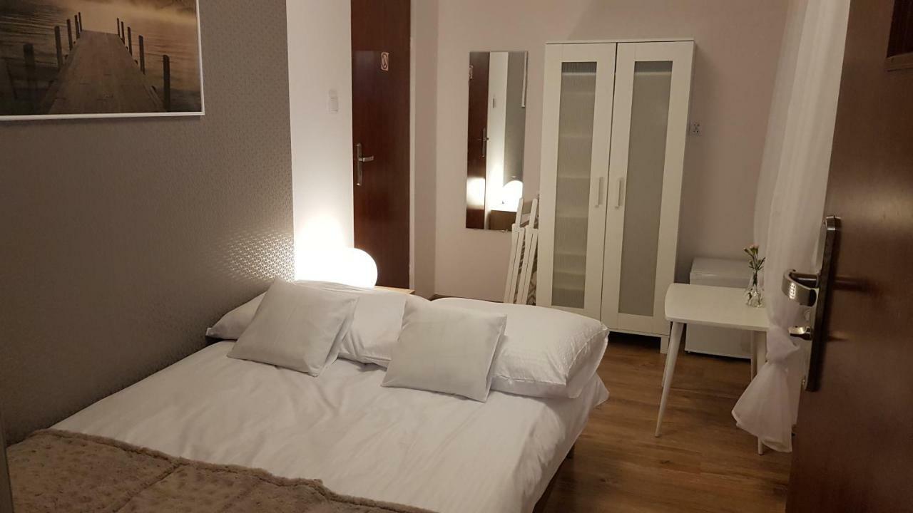 Pokoje Goscinne Venezia Чаплинек Екстериор снимка