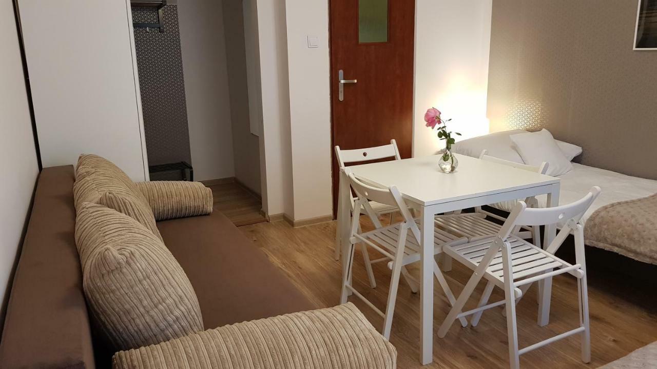 Pokoje Goscinne Venezia Чаплинек Екстериор снимка