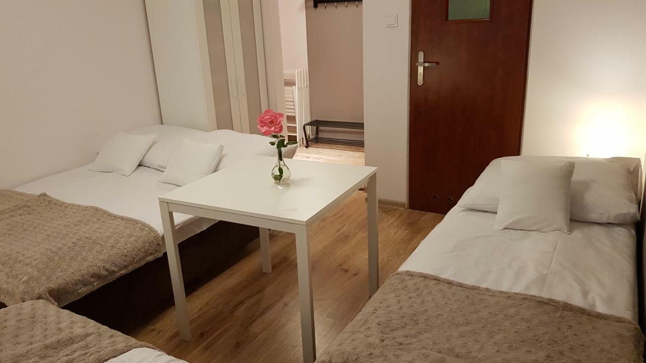 Pokoje Goscinne Venezia Чаплинек Екстериор снимка